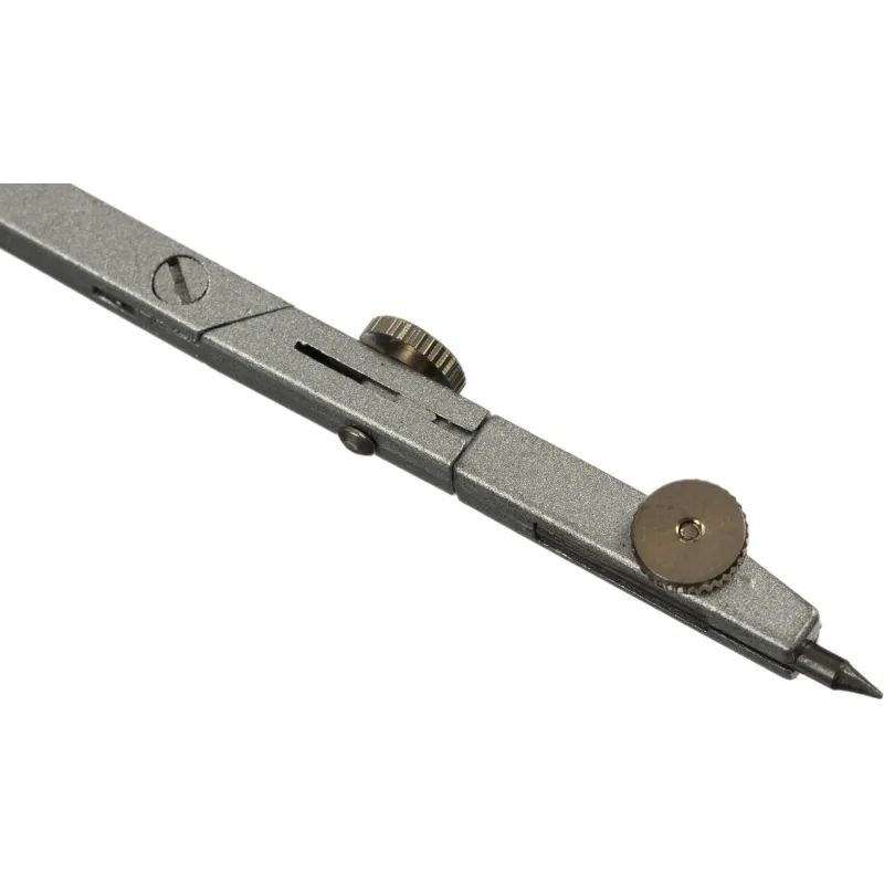 Готовальня Attache циркуль 140 мм, точилка, в пластиковом пенале S03002E