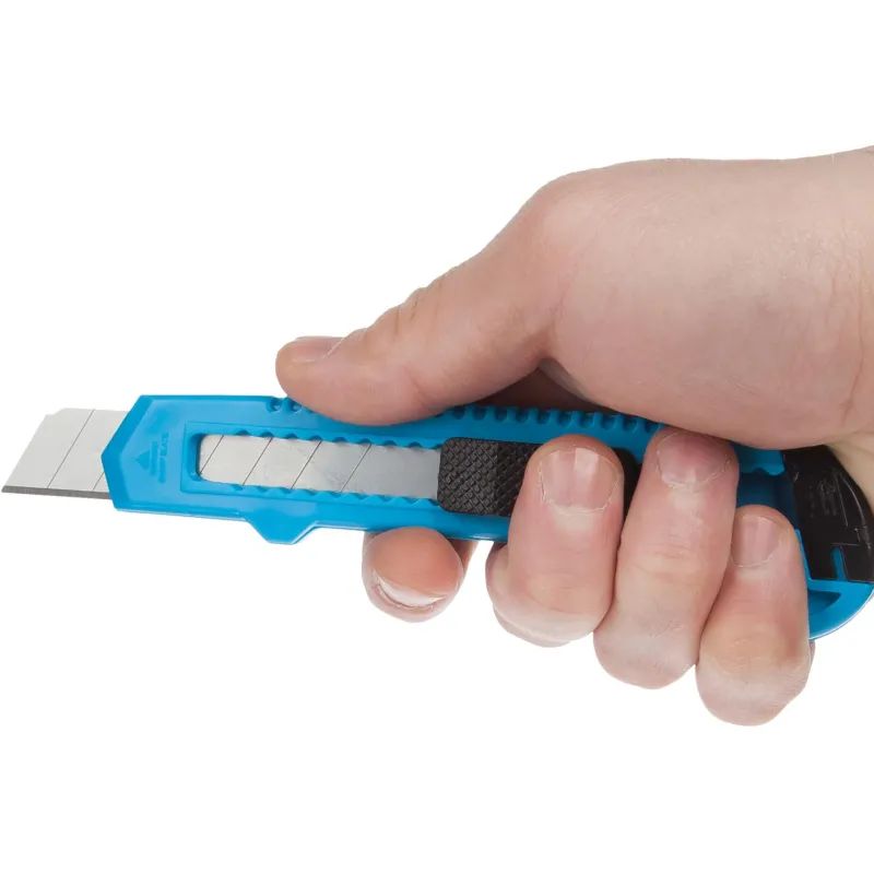 Нож канцелярский 18мм Attache с фиксатором, полибег, цв.в ассорт.