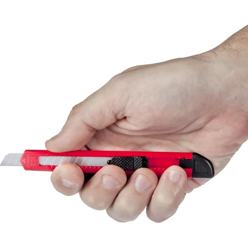 Нож канцелярский  9мм Attache с фиксатором, полибег, цв.красный