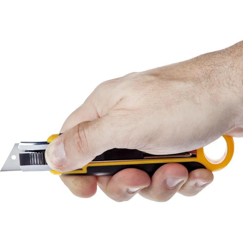 Нож промышленный 18 мм Attache Selection с возвр.пружиной, с резин.руч.