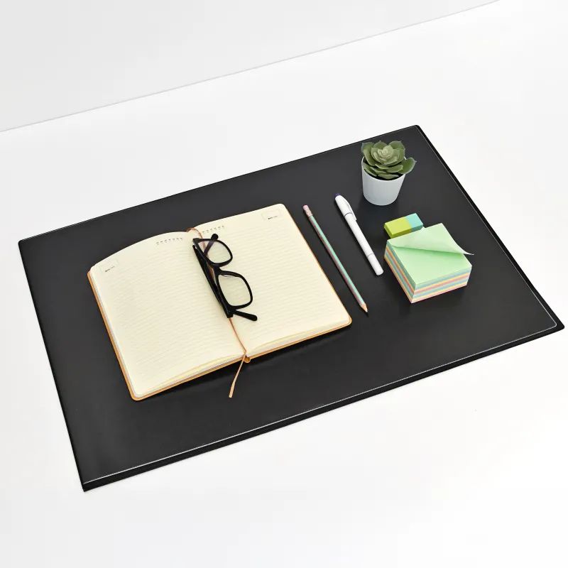 Коврик на стол Attache 38х59см черный с прозрачным листом